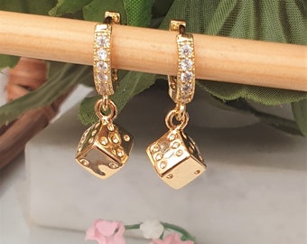 Gold Dice Die-ringoorbellen, heldere CZ-ringoorbellen