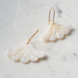MOP Fan Earrings, Art Deco Earrings, Wedding Pearl Earrings, Carved Fan White Earrings image 2