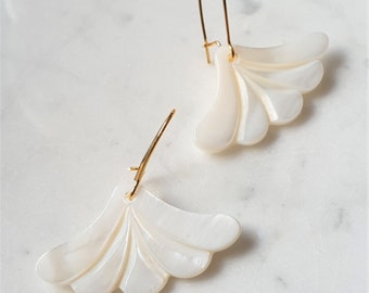 MOP Fan Earrings, Art Deco Earrings, Wedding Pearl Earrings, Carved Fan White Earrings