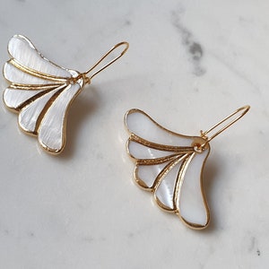 MOP Fan Earrings, Art Deco Earrings, Wedding Pearl Earrings, Carved Fan White Earrings