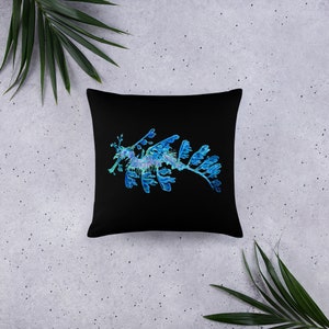 Leafy Seadragon Throw Pillow