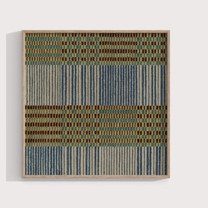 K&ouml;nnte beinhalten: Ein gerahmtes Wandbild mit einem geometrischen Muster in Blaut&ouml;nen, Gr&uuml;n, Gelb und Braun. Das Muster besteht aus vertikalen und horizontalen Linien.