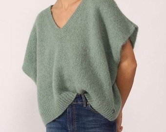 14colours fits up to 18, super soft and fluffy v-neck baggy mohair sleeveless jumper