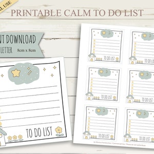Puede incluir: Lista de tareas imprimible con un diseño relajante que incluye una casa, estrellas y una nube. La lista mide 8 cm x 8 cm e incluye el texto "TO DO LIST".