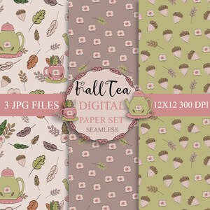 Puede incluir: Un conjunto de papel digital con tres patrones sin costuras que presentan ilustraciones con temática de té de otoño. Los patrones incluyen teteras, tazas de té, bellotas, hojas y flores en tonos de marrón, verde, rosa y blanco. El texto "Fall Tea Digital Paper Set Seamless" está incluido en la imagen.