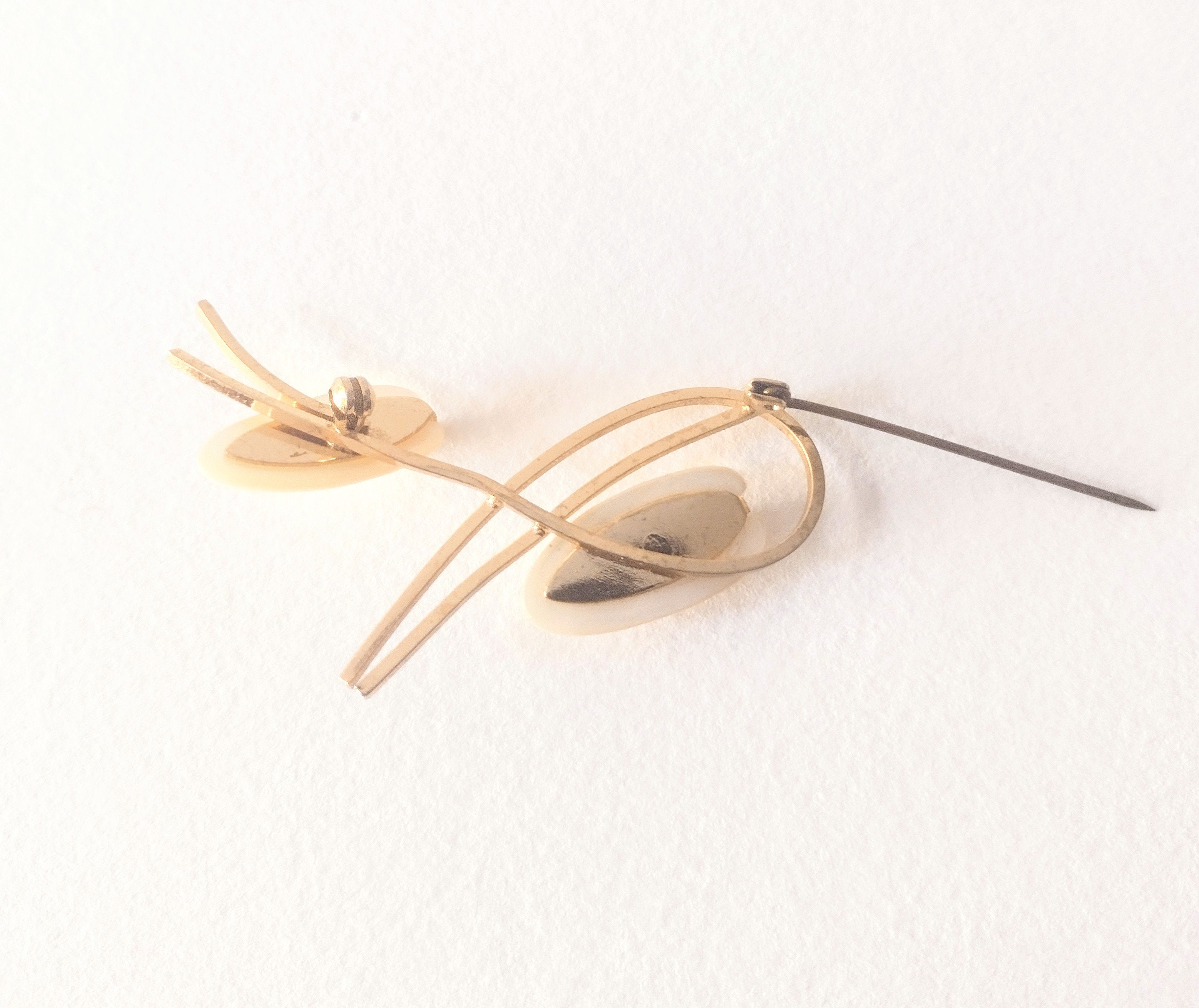 Vintage Mother of Pearl Shell Flower Brooch - Tulip Brooch