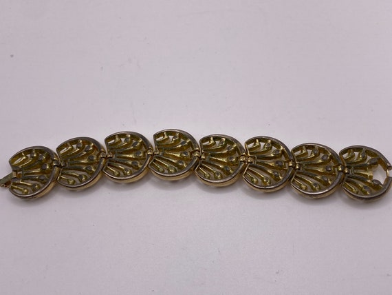 Vintage Trifari gold-tone and faux pearl bracelet - image 9