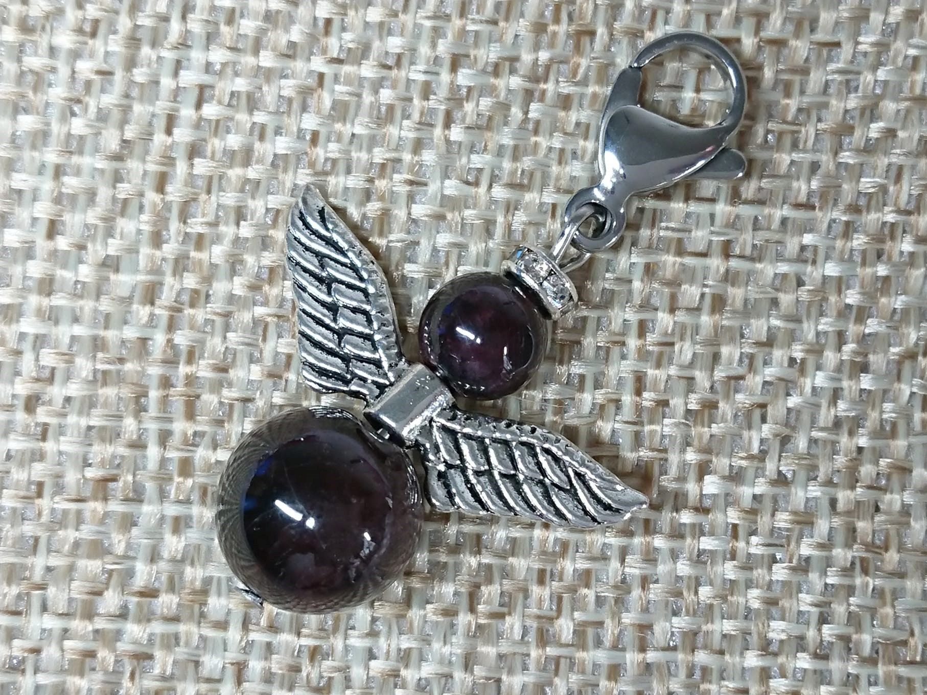 Pendentif Ange Gardien en Grenat Purifié et Magnétisé Pour Animaux de Compagnie & Humains