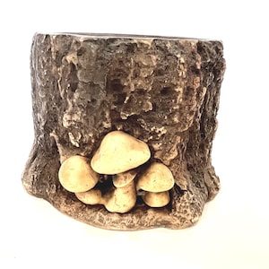 1978 C.A.P. Mushroom Stump Planter