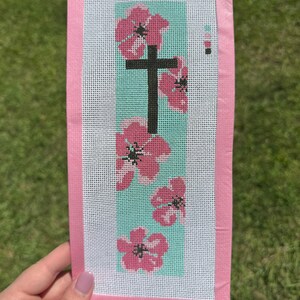 Cruz y flores - Lienzo bordado a mano - Regalos cristianos/DIY