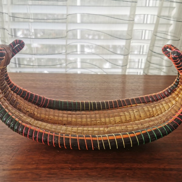 Rattan Wicker Dragon Boat Basket, Vintage Hand Woven Gondola Trinket Catchall Bowl Dish 10.5"