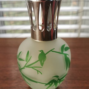 Frosted Cameo Glass Catalytic Aromatherapy Diffuser, Vintage Birds Bamboo Air Purifying Lamp 5.5&quot;