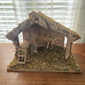 Large Nativity Wooden Manger Made in Italy Vintage Italian Rustic Shelter 16.75"