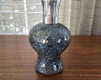 Lampe Berger En Porcelaine - Décor Paons Et Fleurs Bleues - Blanc Et Bleu Cobalt - Fabriquée En France
