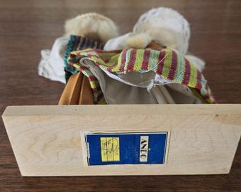 ANCIENNE POUPÉE EN bois sculpté poupée d'artiste Europe du Nord EUR 150