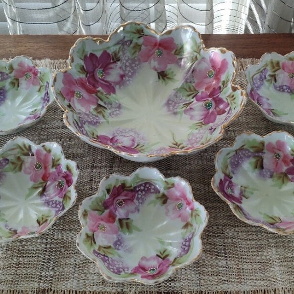 Hand Painted Berry Bowls Set of 6 Made in Japan Floral Gilded Vintage Porcelain Scalloped Salad Bowls Dishes