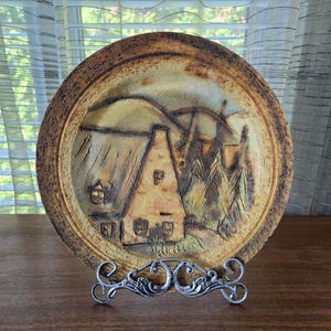 Studio Art Pottery Cottage Plate 12.5&quot; Signed Hubert Du Roscoat Vintage Canadian Artist Bisque Sgraffito Dish, plate stand included
