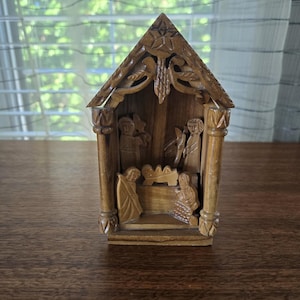 Vintage Nativity Olive Wood Creche Hand Carved Manger Diorama, 6"