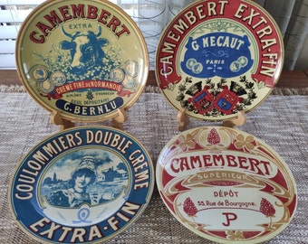 Conjunto vintage de 4 pratos para queijo Camembert de 20 cm (8 polegadas) da marca Bia, assinados.