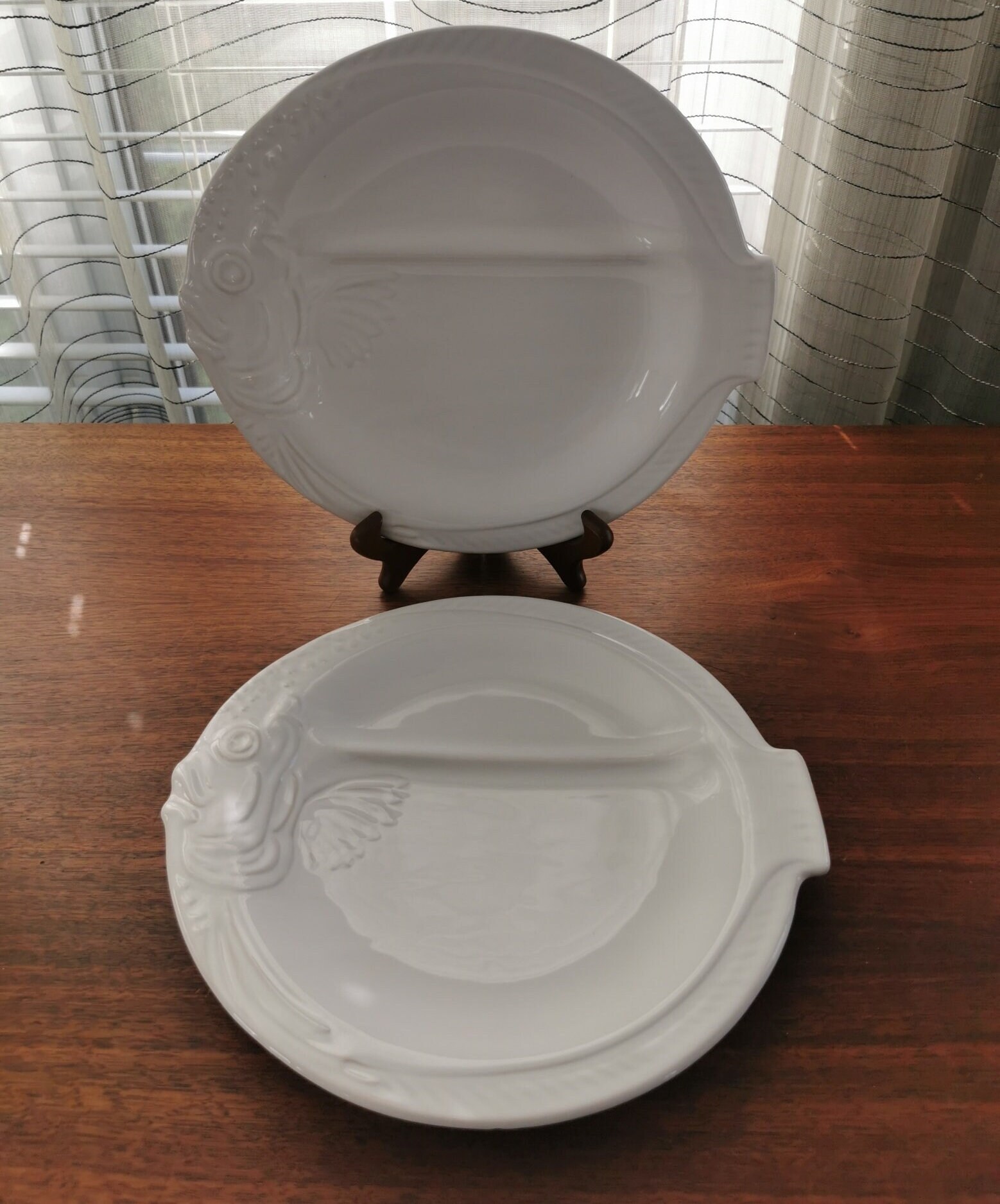 GIEN 5 ANCIENNES ASSIETTES PLATES EN FAIENCE MODELE RUINES 19 EME 23,5