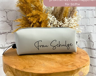 personalisierte Federtasche mit Name der Lehrerin, Abschiedsgeschenk Lehrer Grundschule, Stiftetasche zum Abschied, Stifte Etui