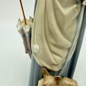 Vintage Lladró Woman With Dog Figurine #4761, Lady with Umbrella Porcelain Sculpture, Retired Lladró Figurine, Spanish Porcelain Collectible image 11