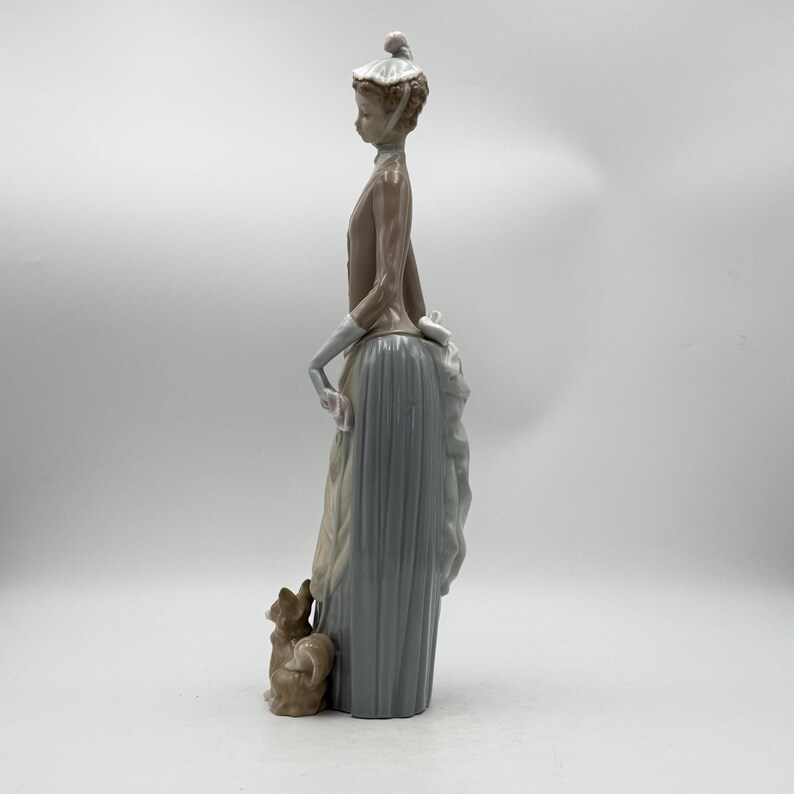 Vintage Lladró Woman With Dog Figurine #4761, Lady with Umbrella Porcelain Sculpture, Retired Lladró Figurine, Spanish Porcelain Collectible image 4