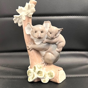 Lladro Porcelain Figurine &#39;Koala Mother with Cub&#39; Made in Spain/ 8&quot; -22cm/ 5461 / Lladro&#39;s hand-crafted porcelain art n