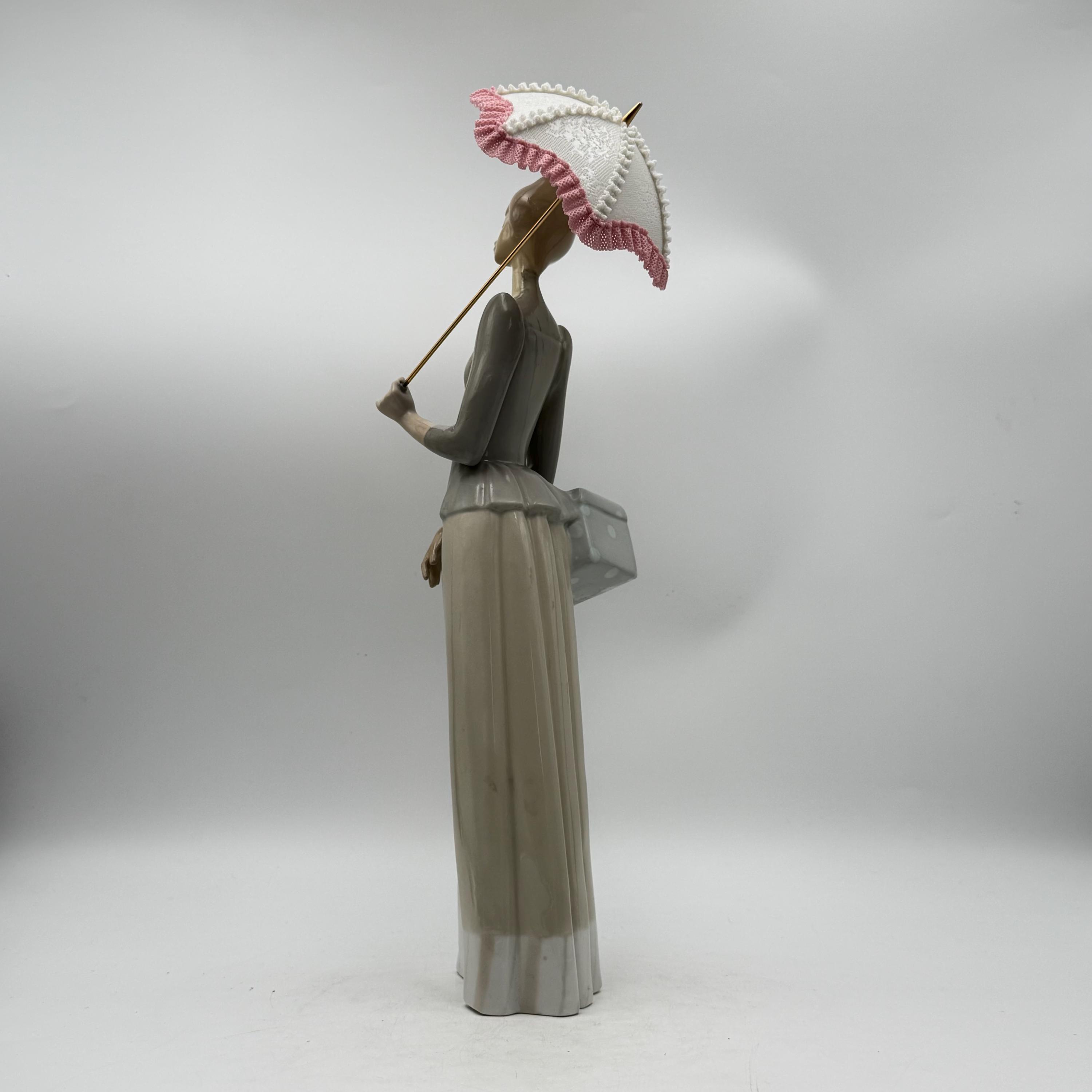 Lladro 4700 the Dressmaker Figurine, Retired Spanish Porcelain
