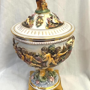 Italian Capodimonte Lidded Porcelain Vase/Hand Painted Vintage Cherubs Floral Porcelain Vase