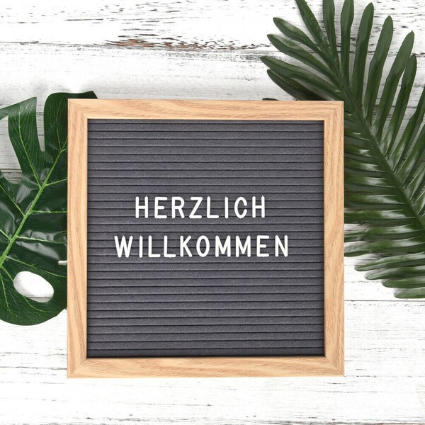 ewtshop® Letter Board aus Holz und Filz mit 170 weißen Buchstaben und Zahlen