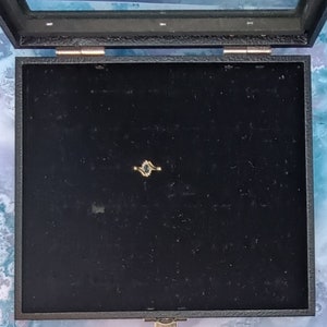 36 Slot RING JEWERLY DISPLAY Case ~ 8 1/4&quot; ~ Glass top ~ Black Velvet interior ~ Good Condition ~ fREE sHIPPING