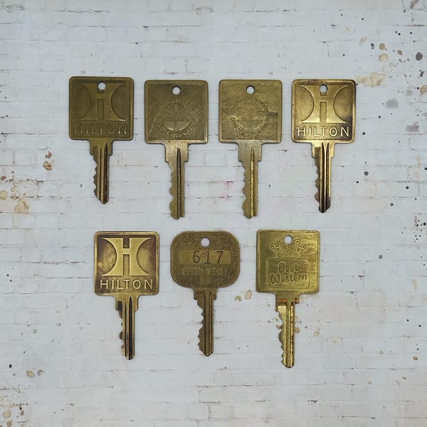 Vintage ~ HOTEL ROOM KEY ~ Brass ~ Marco Island waves ~ Hilton ~ Sheraton ~ Paradise Island Casino ~ Best Western ~ Guest Key ~fREE sHIPPING