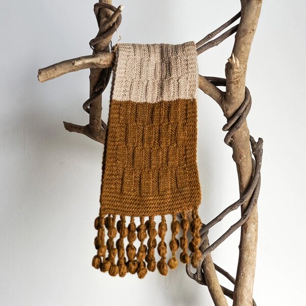 flauschiger Schal aus Alpaka-Wolle. Handgestrickt aus den Anden Perus