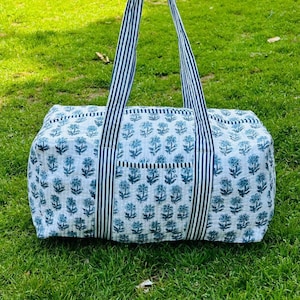 Weekender Bag for Women, Large Duffle Bags, Quilted Fabric Overnight Bag, Handmade Cotton Wash Bags, Women Travel Bag, Beach Tote For Gifts