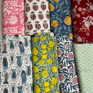 Vintage Cotton Quilt Fabric Scraps, Indian Block Print Fabric Remnants Crafts By the Pound, Quilt Fabric Scrap Bundle, Fabric Grab Bag,