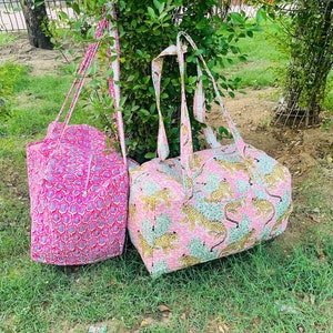 Große gesteppte Baumwoll-Reisetasche, Schultertasche, waschbare Reisetasche mit Blumenmuster, umweltfreundliche Yoga-Shopping-Strandtasche Boho Weekender