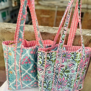Große gesteppte Baumwoll-Reisetasche, Schultertasche, waschbare Reisetasche mit Blumenmuster, umweltfreundliche Yoga-Shopping-Strandtasche Boho Weekender