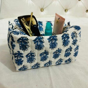 Floral Vintage Inspired Quilted Fabric Large Cosmetic Bags Cotton Make Up Bag Bachelorette Party Gift Toiletry Travel Pouch for Women
