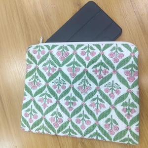 Étui pour ordinateur portable matelassé à fleurs fait main, housse pour iPad, pochette pour iPad, étui de protection de haute qualité, sacoche pour iPad, étui pour ordinateur, Macbook Air 13 Pro 15/16