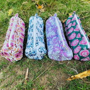Grande astuccio per matite in cotone floreale trapuntato / Astuccio per matite Hippy colorato fatto a mano / Lavare piccolo astuccio per trucco / Astuccio per penne carino / Regalo per lei