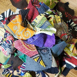 Fabric Sale - Original Kantha Mix Scraps, Boho Scraps Vintage Handstitched Bohemian Kantha Quilt Scarp Pack India Kantha Sari Garb Bag