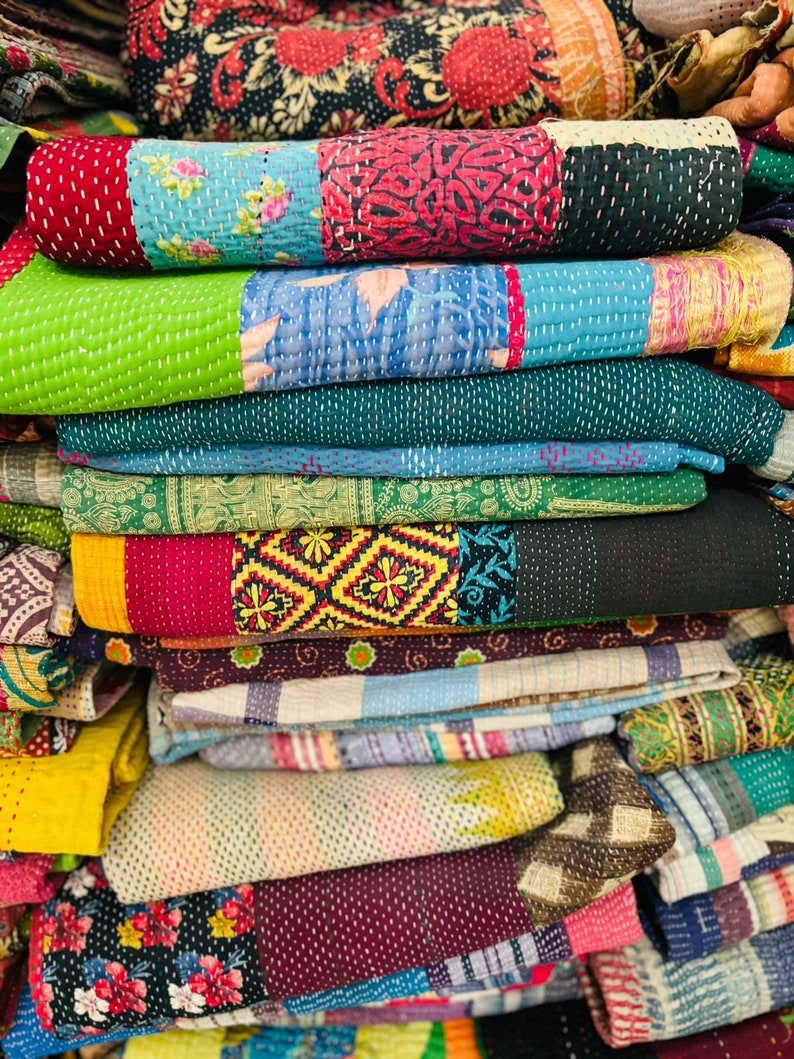 Lot de gros couettes vintage indiennes Kantha à vendre image 4