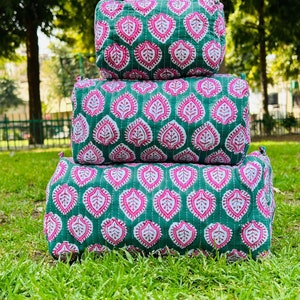 Grande trousse de maquillage en coton matelassé et imprimé blocs | Pochette faite main | Trousse de toilette | Trousse de rangement pour accessoires de voyage