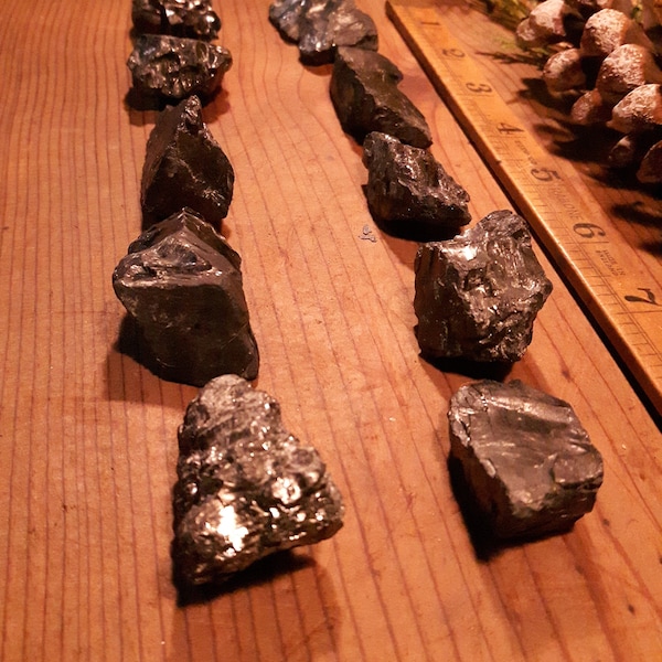 Anthracite Coal Crystals Lumps. 10 Stones