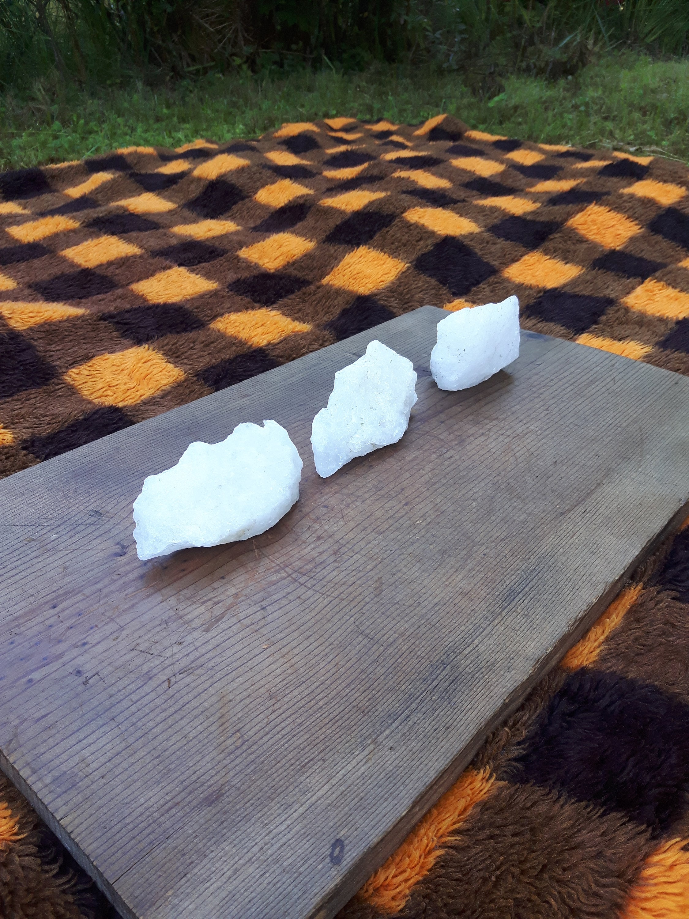 White Quartz Crystals. Self-Standing and sharp natural gemstone. 3 pieces of Pure Snow Quartzite Stones