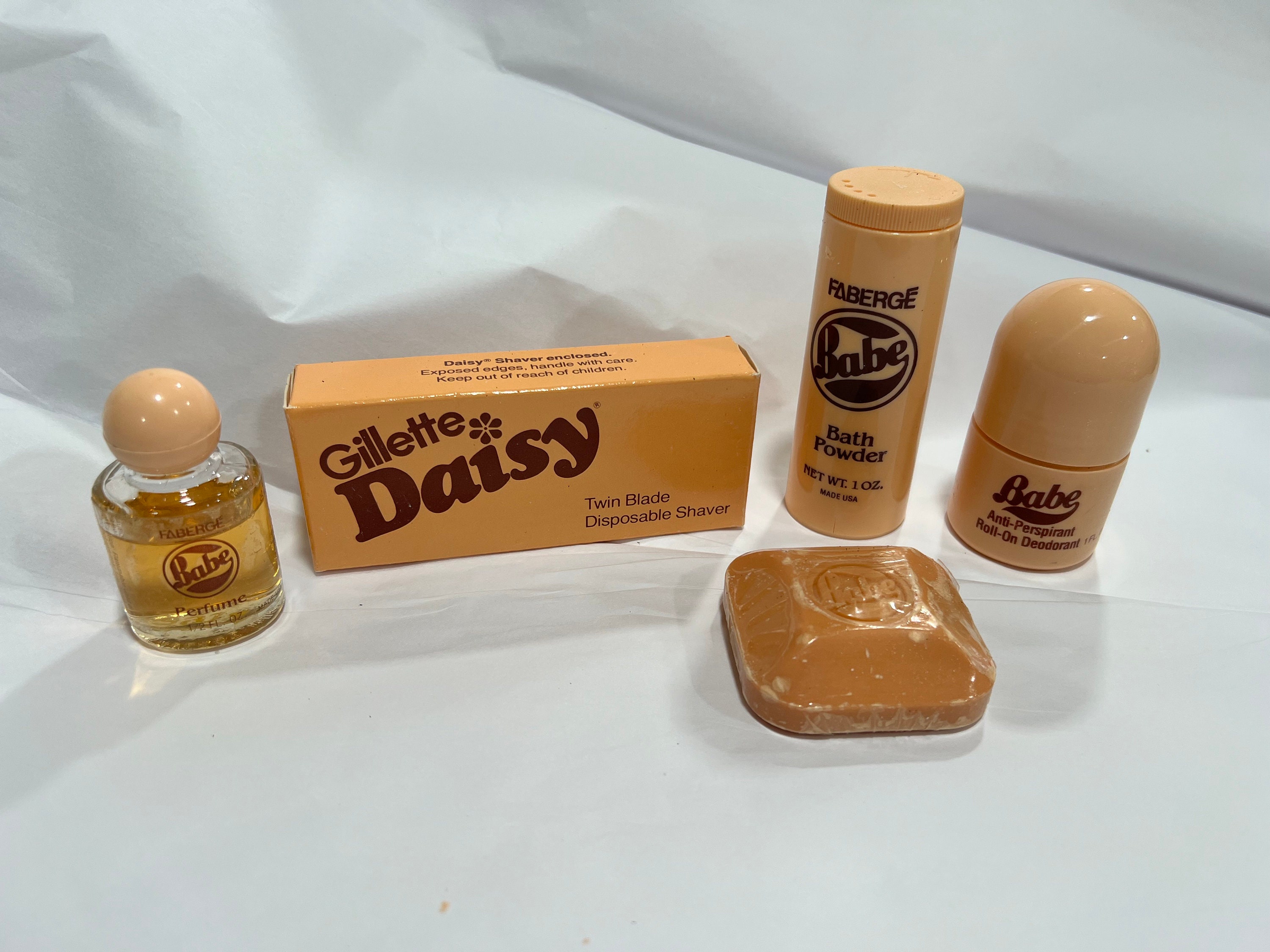 Vintage Babe Faberge Gift Set Fragrance Soap Shavers Splash