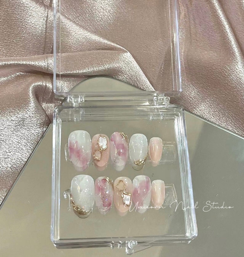 Milky White/pink Sea Shell Press on Nails Golden Shiny - Etsy