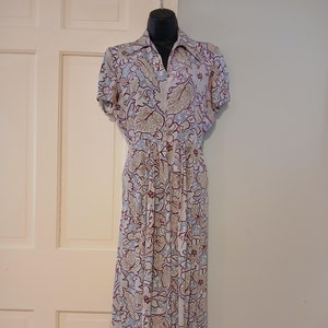 Vintage 1940s rayon day dress, leaves, vines and flower print XS