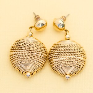 Vintage Gold Tone Dangle Earrings i13